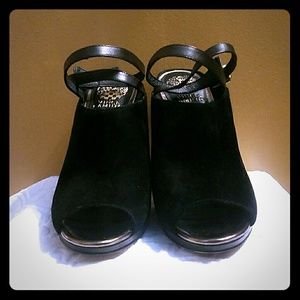 Vince Camuto heels, black